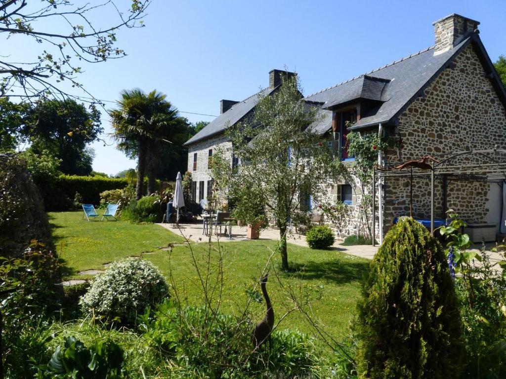 Bed and Breakfast Les Petites Chapelles à Saint-Pierre-de-Plesguen Extérieur photo